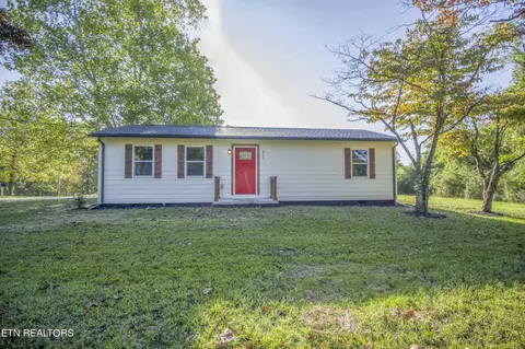 822 E Wheeler St, Rockwood, TN 37854