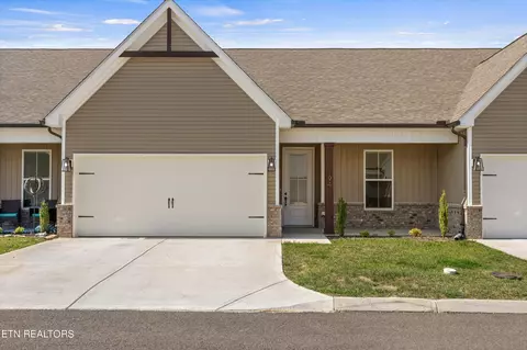 194 Creekside Way, Lenoir City, TN 37771