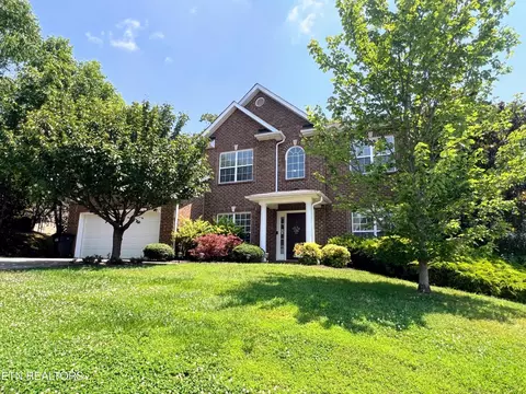 1230 Long Leaf Ln, Knoxville, TN 37932