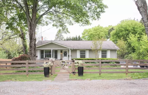 11141 Thornton Dr, Knoxville, TN 37934