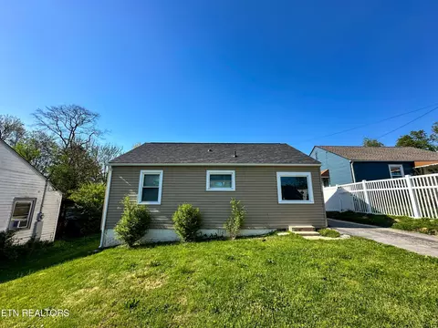 2317 Coker Ave, Knoxville, TN 37917
