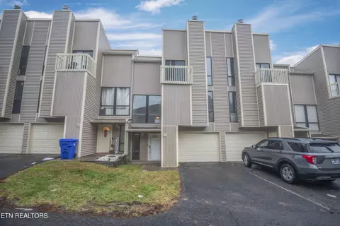 52 Valley Forge Dr, Oak Ridge, TN 37830