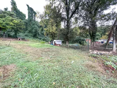 1033 Freemason St, Knoxville, TN 37917