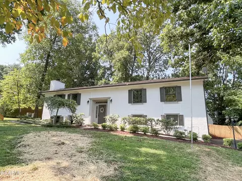809 Greenwich Dr, Maryville, TN 37803
