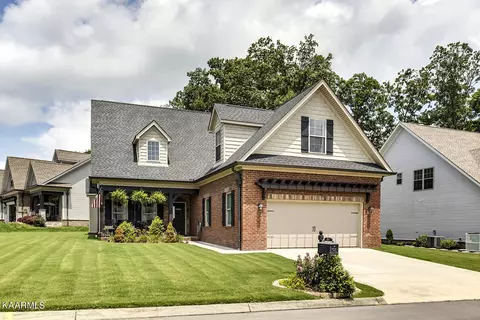 160 Chalmette Way, Lenoir City, TN 37772