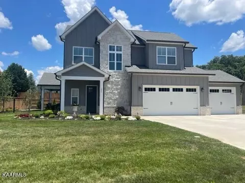 285 Stamford Bridge Way, Lenoir City, TN 37772