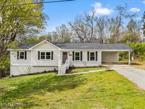 626 Skyline View Ln, Harriman, TN 37748
