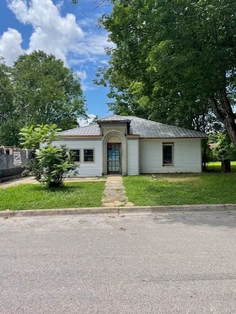 1407 Beckham Ave, Lawrenceburg, TN 38464