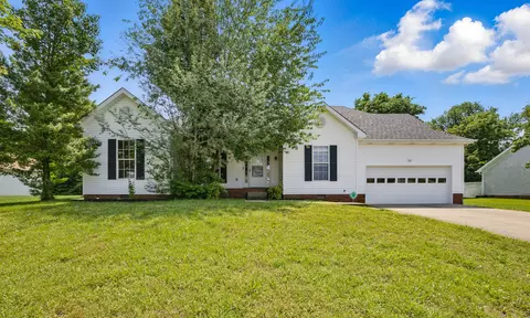 1158 Thornberry Dr, Clarksville, TN 37043