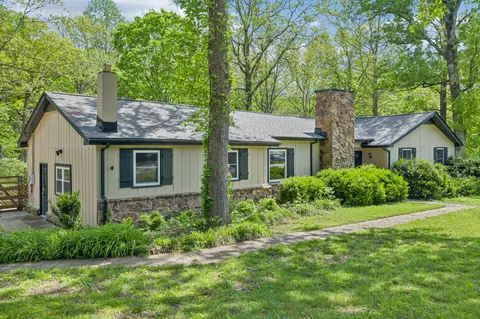 258 Woodlands Dr, Kingston Springs, TN 37082