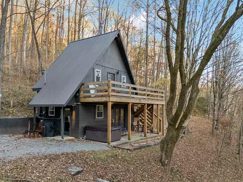 8861 Aunt Helen Rd, Silver Point, TN 38582