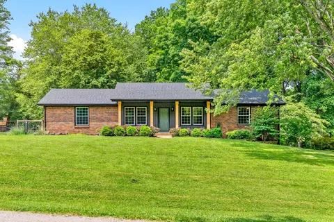 1812 Theresa Dr, Clarksville, TN 37043