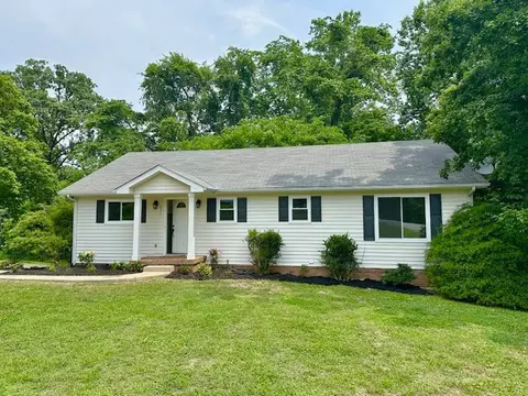 807 Poplar Dr, Centerville, TN 37033