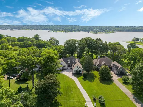 238 Lake Terrace Dr, Hendersonville, TN 37075