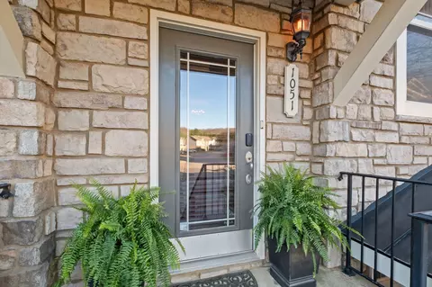 1051 Woodbury Falls Dr, Nashville, TN 37221