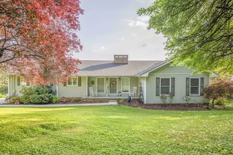 813 Stiner Ln, La Follette, TN 37766