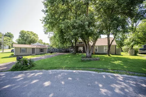 215 Summer Pl, Mount Juliet, TN 37122
