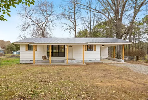 1419 Pamela Dr, Tunnel Hill, GA 30755