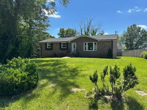 2705 W Copeland Ct, Clarksville, TN 37042