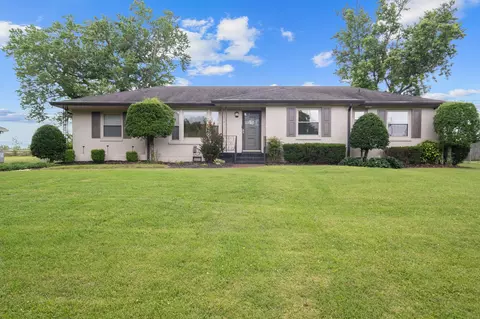 2451 Cabin Hill Rd, Nashville, TN 37214