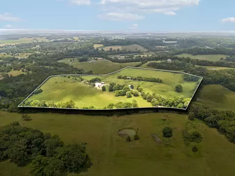 2797 Lewis Rd, Santa Fe, TN 38482