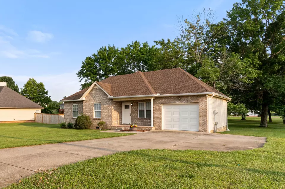 Exterior - 109 Megann Dr, Portland, TN 37148 photo 2 of 7