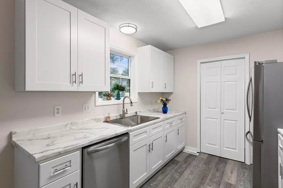 Kitchen - 109 Megann Dr, Portland, TN 37148 photo 2 of 3