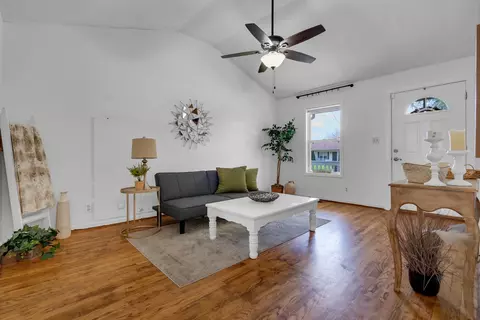 1921 Timberline Cir, Oak Grove, KY 42262