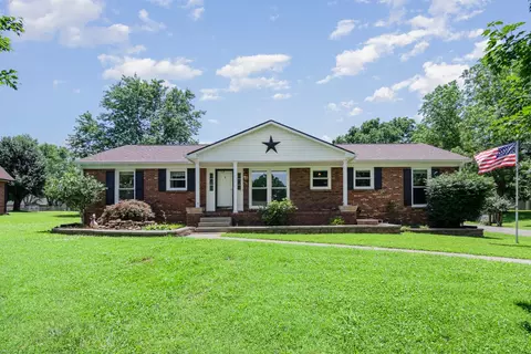 930 Rossview Rd, Clarksville, TN 37043