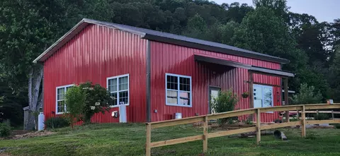 239 Seals Rd, Pikeville, TN 37367