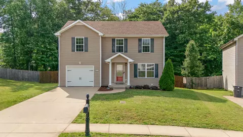 552 Magnolia Dr, Clarksville, TN 37042