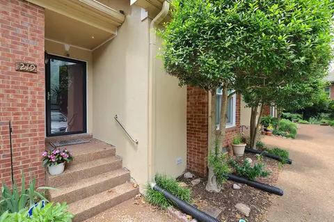 219 Riverstone Ct, Nashville, TN 37214