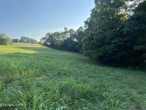 19 Amonett Cir, Byrdstown, TN 38549