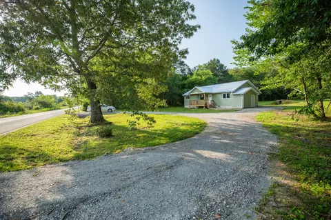 1320 Napier Lake Rd, Hohenwald, TN 38462