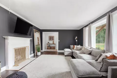 Living - 788 E Main St, Gallatin, TN 37066 photo 2 of 7