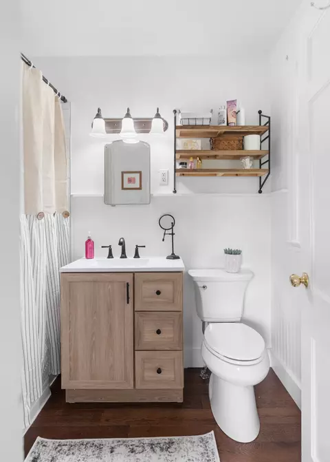 Bath - 788 E Main St, Gallatin, TN 37066 photo 5 of 5