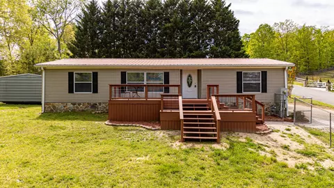 879 Ponderosa Dr, Soddy Daisy, TN 37379