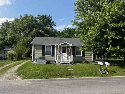 702 W 2nd St W, Dickson, TN 37055
