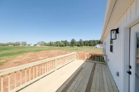 Exterior - 10 Henkle Dr, Loretto, TN 38469 photo 4 of 5