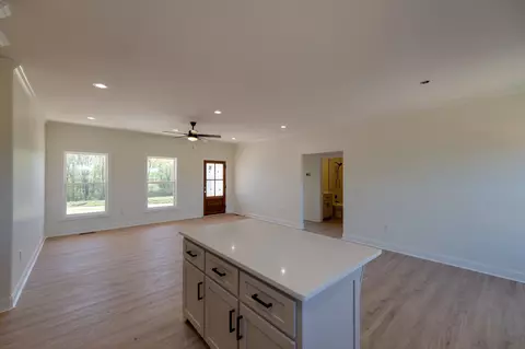 Living - 10 Henkle Dr, Loretto, TN 38469 photo 1 of 5