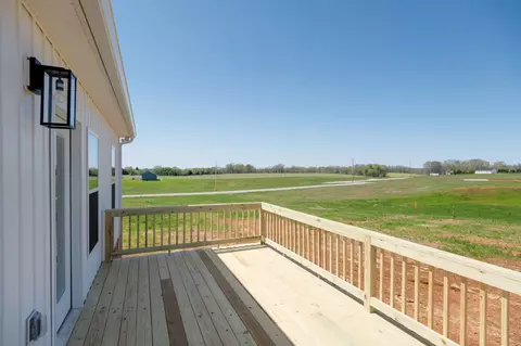 Exterior - 10 Henkle Dr, Loretto, TN 38469 photo 3 of 5