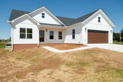 Exterior - 10 Henkle Dr, Loretto, TN 38469 photo 2 of 5