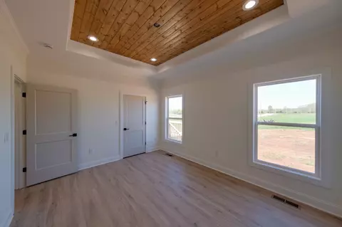 Bedroom - 10 Henkle Dr, Loretto, TN 38469 photo 1 of 5