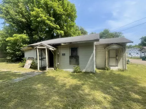 100 Logan St, Jackson, TN 38301