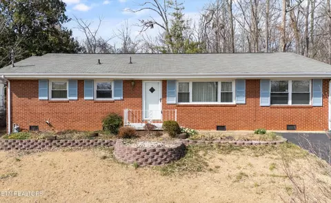 1721 S Forest Dr, Knoxville, TN 37920