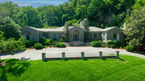 4345 Chickering Ln, Nashville, TN 37215
