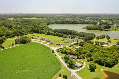 View/Area - 481 Winding Path, Winchester, TN 37398 photo 9 of 19