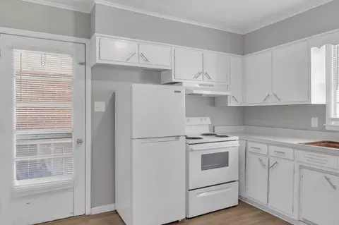 Kitchen - 123 S Sam Davis Ave, Pulaski, TN 38478 photo 2 of 4