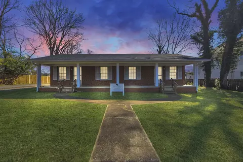 Exterior - 123 S Sam Davis Ave, Pulaski, TN 38478 photo 2 of 11