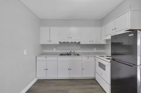 Kitchen - 123 S Sam Davis Ave, Pulaski, TN 38478 photo 4 of 4